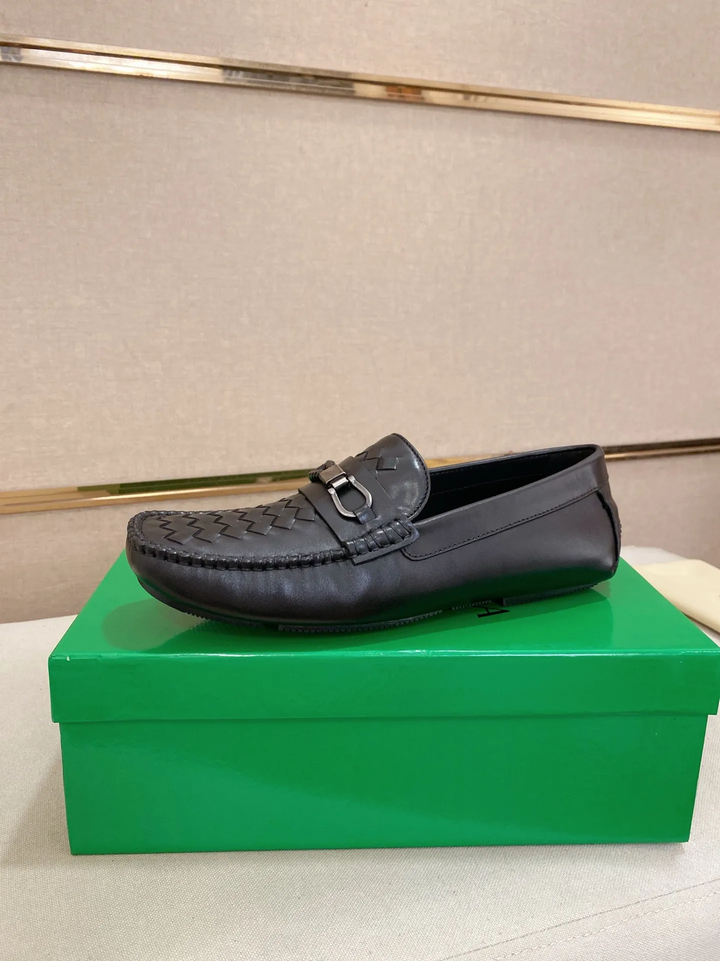 Men's shoes 💰 400💰 (Niu Li + Niu Pad) [BV] latest hot style‼ ️Casual men's shoes, uppers imported first-layer cowhide ➕Full imported cowhide lining✔️Exquisite workmanship, excellent foot feel, special rubber soles✔️, cool and fashionable, the latest fashion, fashionable outsole, hurry up. Code number: 38-44 (can be customized to 37.45, non-refundable)